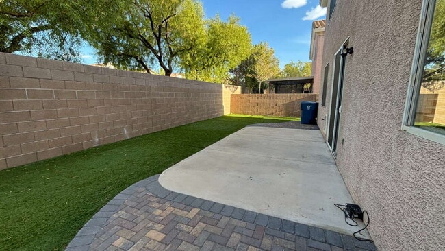 Photo - 2 Story, 4 Bed, 2.5 Bath in Southwest Apartamento