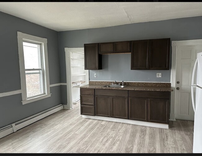 2311 Main St Unit C Unit