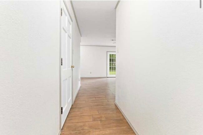 Photo - 245 E Smith St