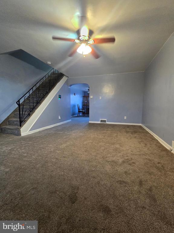 Photo - 8729 Ditman St