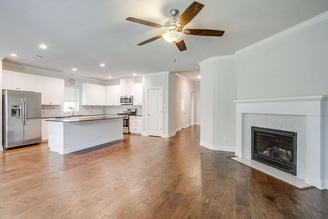 Photo - Amazing Student Housing- 4 Bed, 2 Bath Hom...
