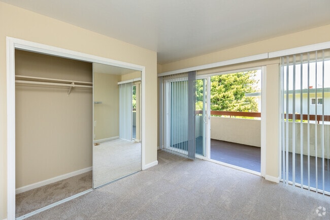2BR, 2BA - 1st Bedroom
