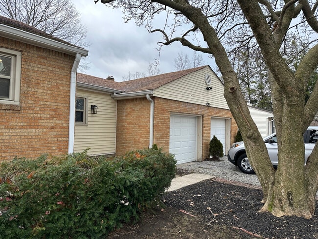 Photo - 83 S Lynhurst Dr