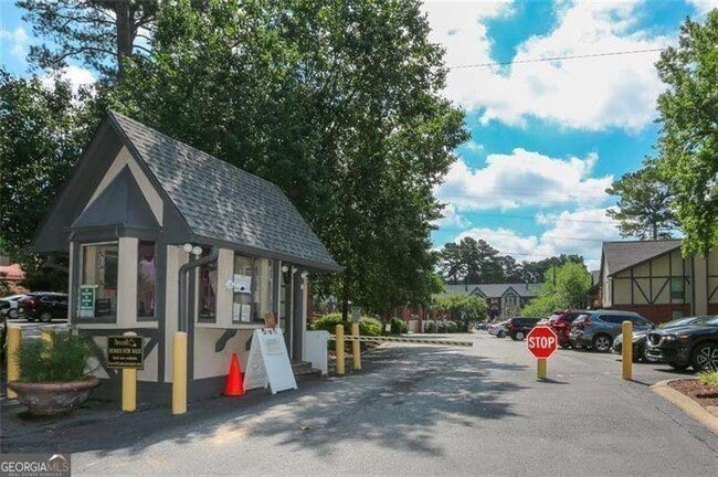 Photo - 6851 Roswell Rd Unit D10