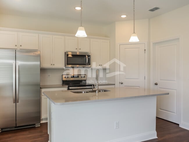 Photo - 84 Elcano Ln