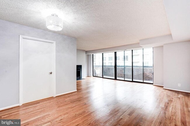 Photo - 1140 23rd St NW Unidad 806