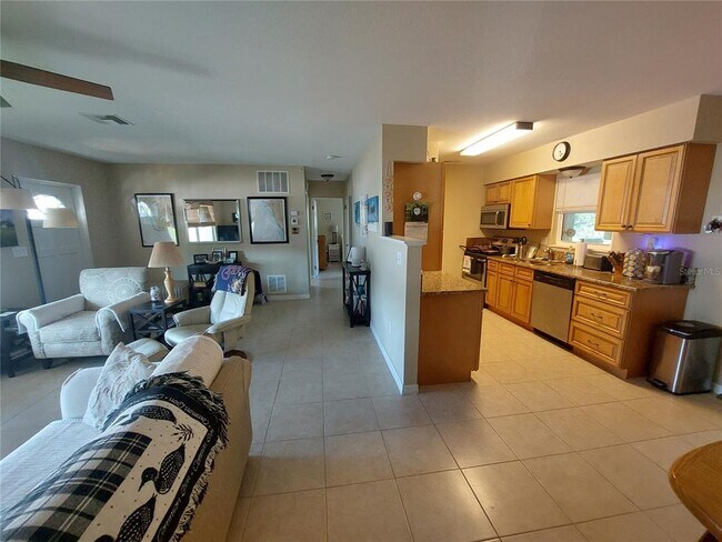 1541 Crest Dr