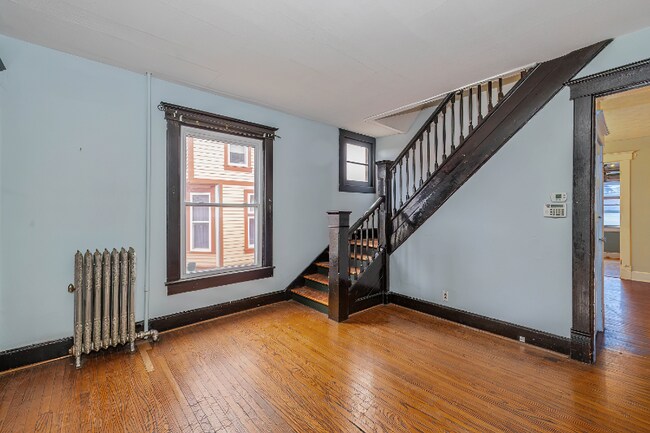 Photo - 977 Woodruff Pl E Dr