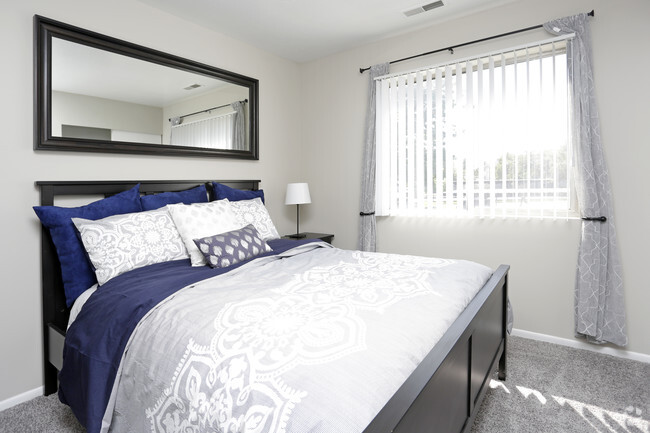 1BR, 1BA - 600 SF