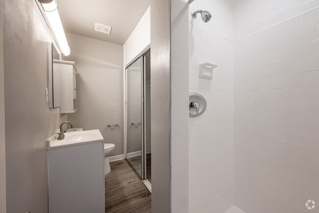 Studio - 365SF - Bathroom