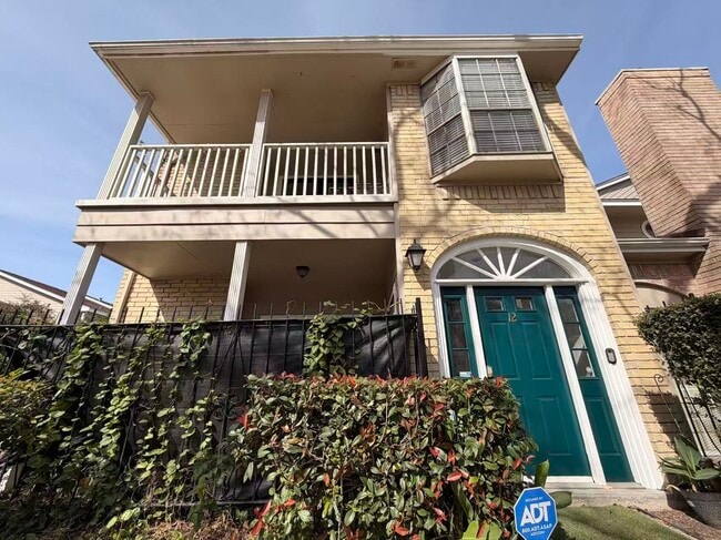 Building Photo - 2220 Bering Dr Unit 12