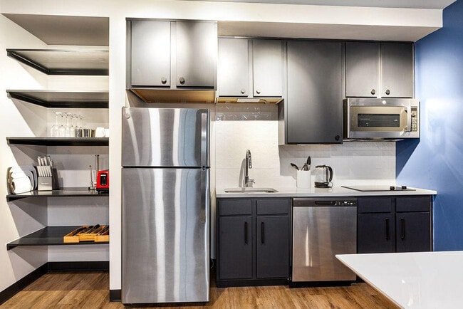 Photo - 611 Commerce St Unit ID1267096P