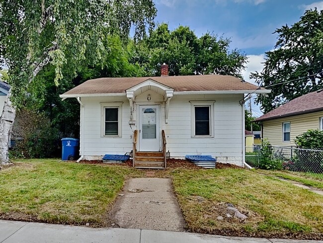 Building Photo - 2504 E 42nd St