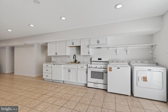 Photo - 740 Kentland Dr