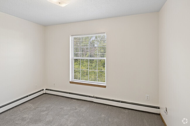 2BR, 2BA - 912SF - Second Bedroom