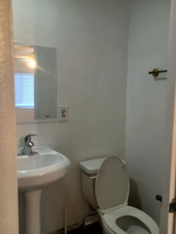 Photo - 3853 Winona Ave