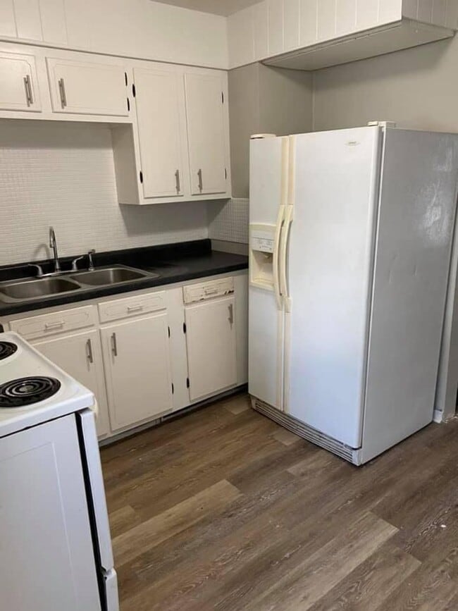 Photo - 919 Hercules Ave