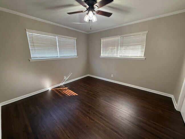 Photo - 31st and Sheridan 3 bed, Updated Kitchen a...
