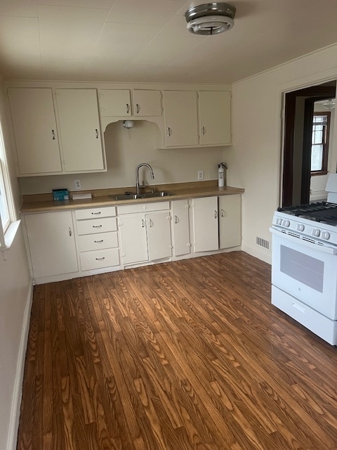 Building Photo - 147 Rossiter Rd Unit 2nd Floor