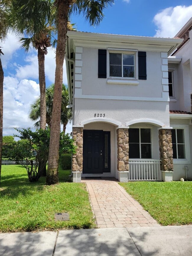 Building Photo - 8223 SW 27th St Rental