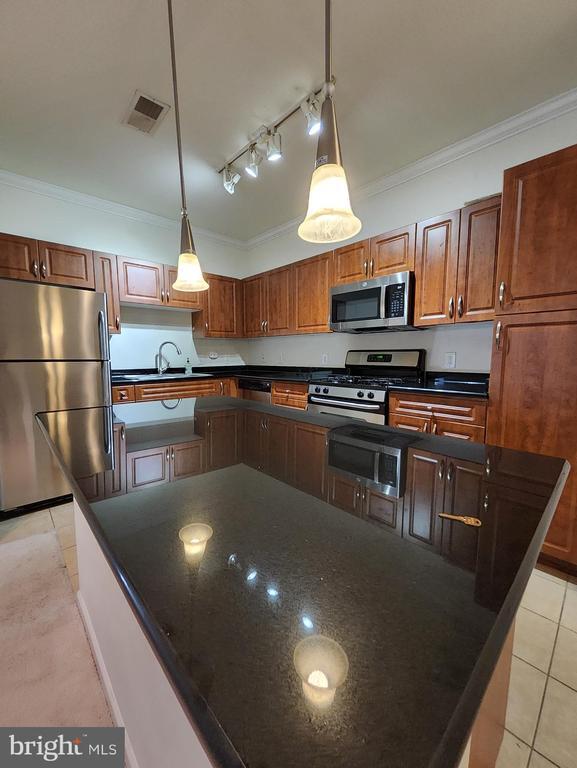Building Photo - 12957 Centre Park Cir Unit 404