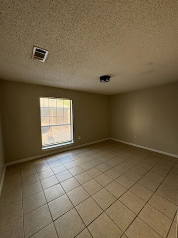 Photo - 1652 Cedar Lake Dr Unidad D