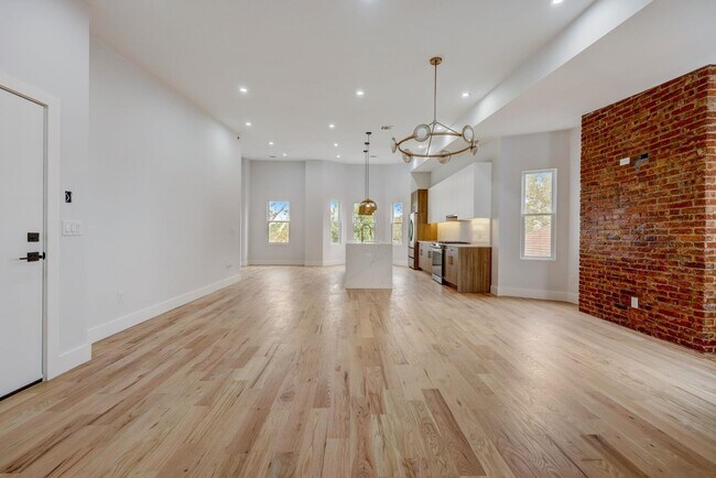 Photo - 45 Booraem Ave Unit 3