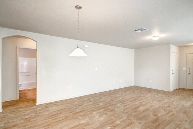 Photo - 7606 Cypress Vine