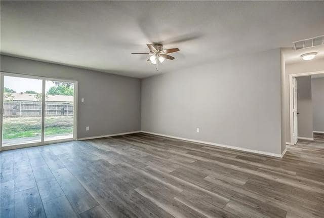 Photo - 5717 Macrae St