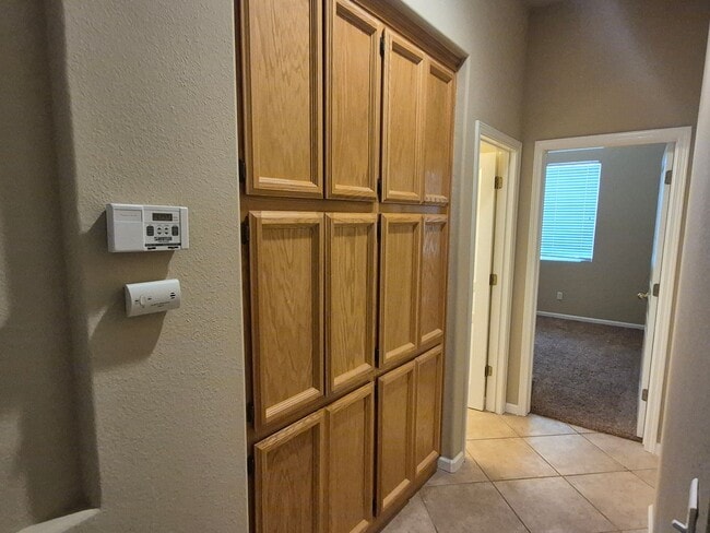 Photo - 4 Bedroom 2 Bath home in Natomas