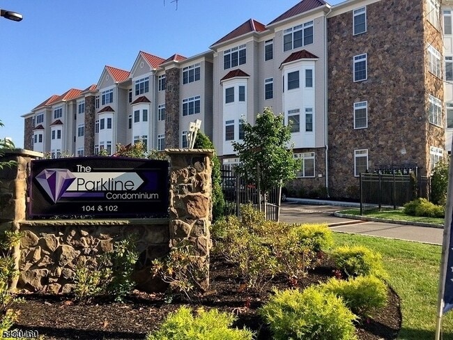 Building Photo - 102 E Elizabeth Ave Unit 406