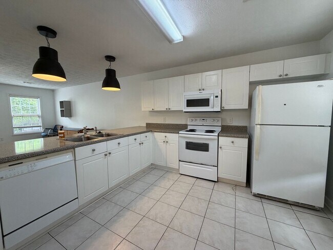 1477 N. Donahue, Unit 3901