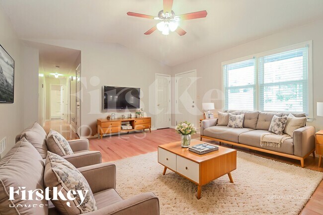 Photo - 124 Spring Dr