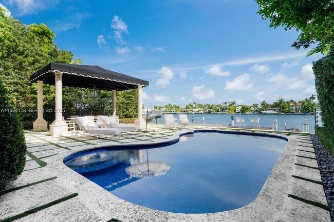 Photo - 315 E San Marino Dr