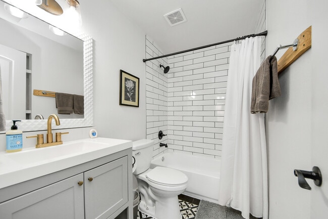 1912 Arbor St Unit 3