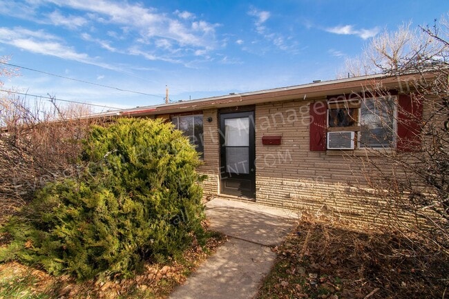 Building Photo - 4912 S Iowa Ave Unit #4 Rental