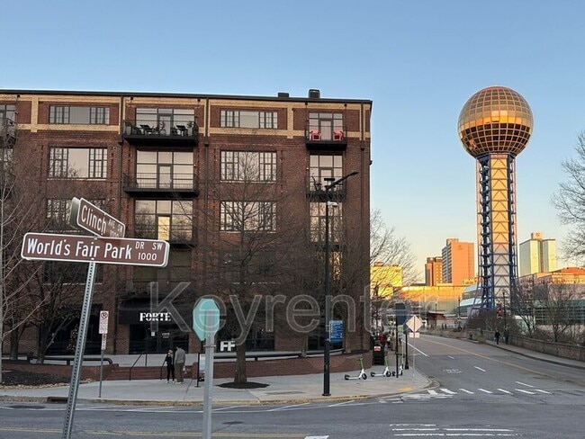 Photo - 1060 Worlds Fair Park Dr