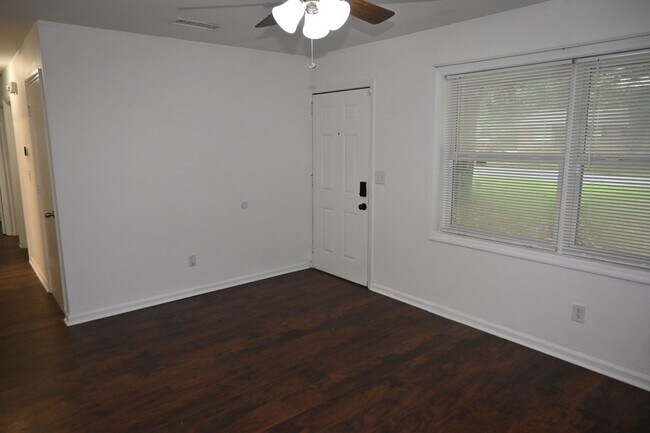 Photo - 2031 Wellborn Dr