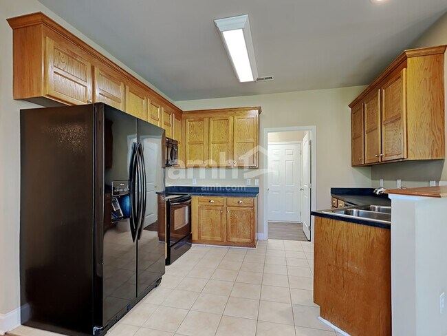 Photo - 220 Ash Dr