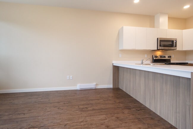 Photo - 1085 Goldstream Ave