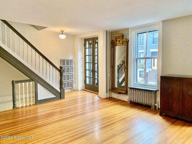 Photo - 46 Dove St