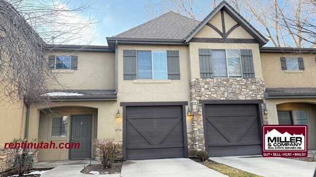 Photo - Beautiful townhouse in The Cottages at 9th!