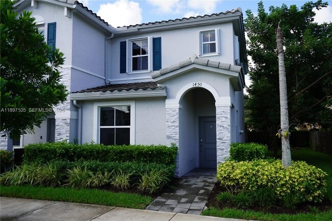 Building Photo - 1450 SE 26th Ter