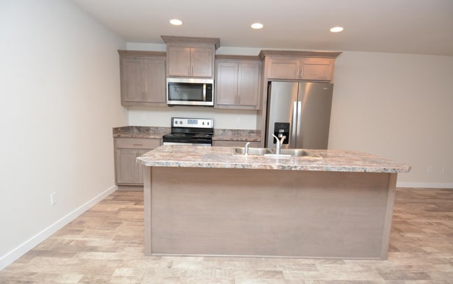 Photo - 524-526 NE Clover Ave Unit CHRZ526