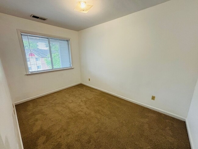 Photo - 400 Berryfield Ln