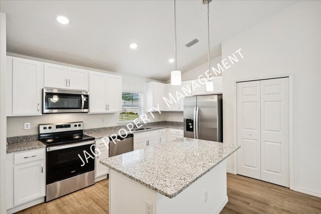 Photo - 845 Fulda Ave NW