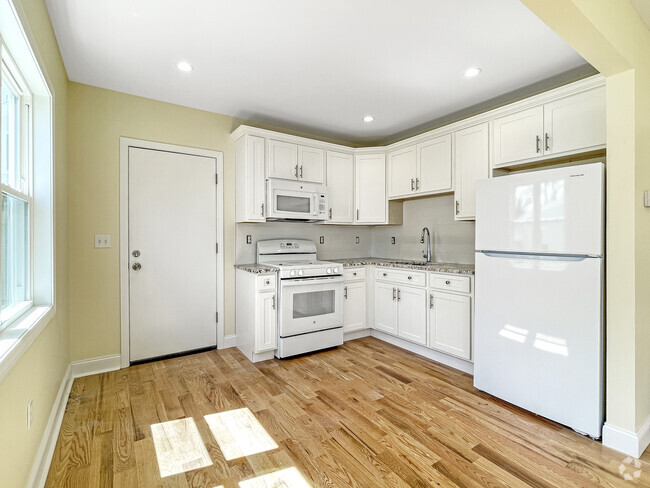 Building Photo - 44 George St Unit A Rental