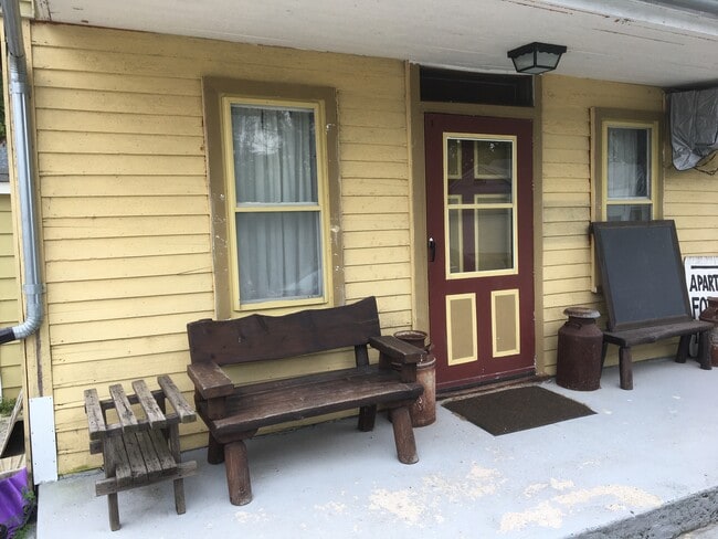 Apt Door - N8133 Franklin Rd Unit Bar-A