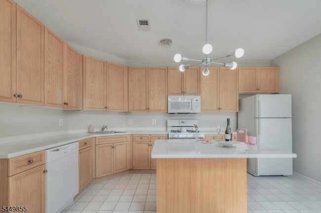 408 Kensington Ln