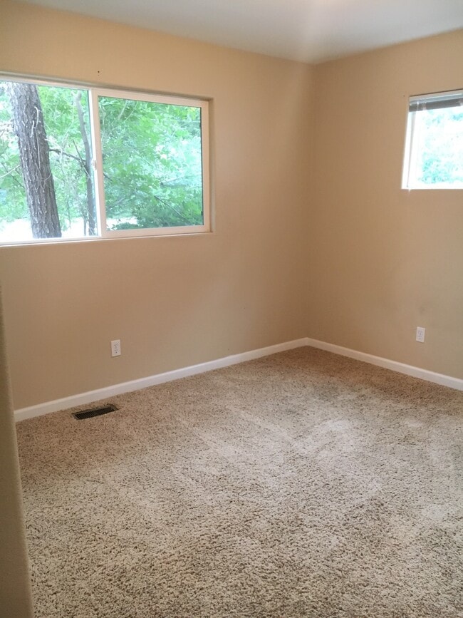 Photo - 634 S Tower St